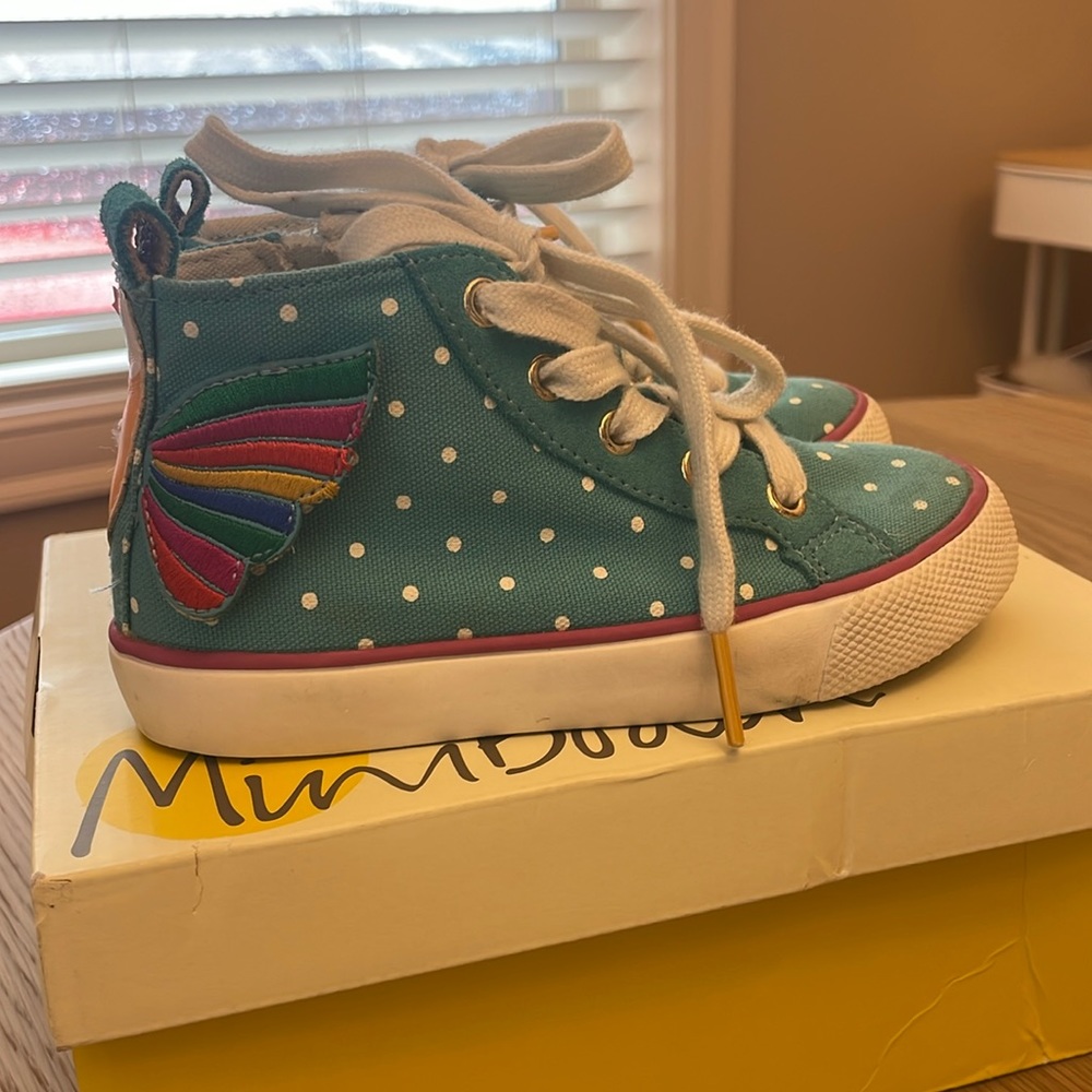 Boden tennis shoes